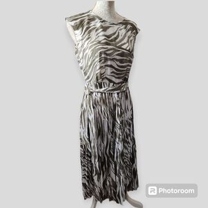 Nine West Zebra Print Tie Waist Pleated Dress Size Small